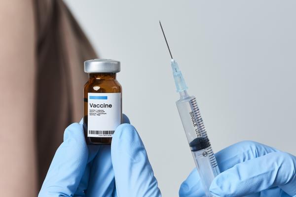 치매 위험 20% 낮추는 것으로 나타난 대상포진 예방접종…치매 진행 속도도 늦췄다