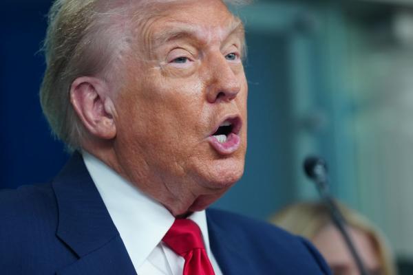 "축구가 사커? 풋볼로 부르자"…손흥민도 갸우뚱했던 100년 논쟁, 트럼프가 뛰어들었다