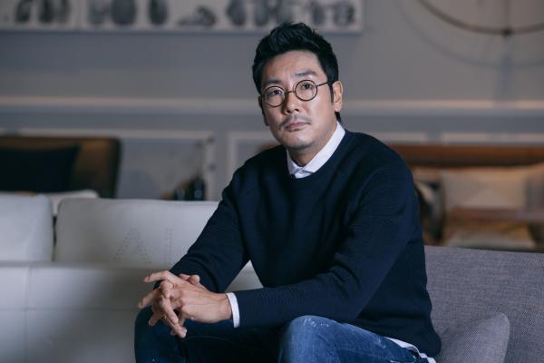 조진웅 은퇴가 던진 질문···“소년범 과거 언제까지”vs“피해자 고통 생각해야”