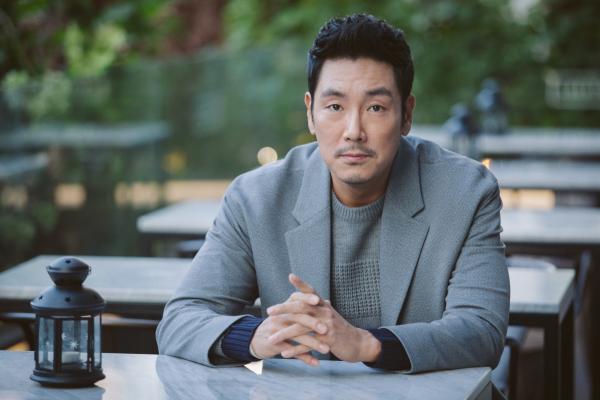 조진웅 은퇴가 던진 질문… “소년범 과거 언제까지” vs “피해자 고통 생각해야”