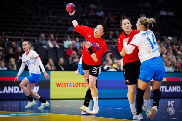 백약이 무효, 여자 핸드볼 세계선수권서 무기력한 모습…근본적 대안 마련해야