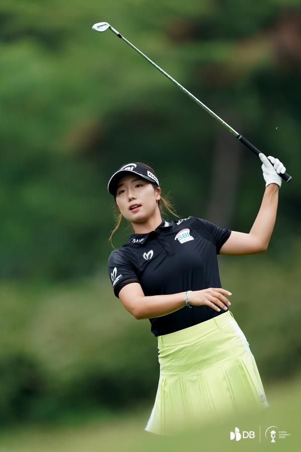 KLPGA 한국오픈 우승자 이동은, 미국 진출 임박…일몰로 중단 4라운드 7번 홀까지 4위