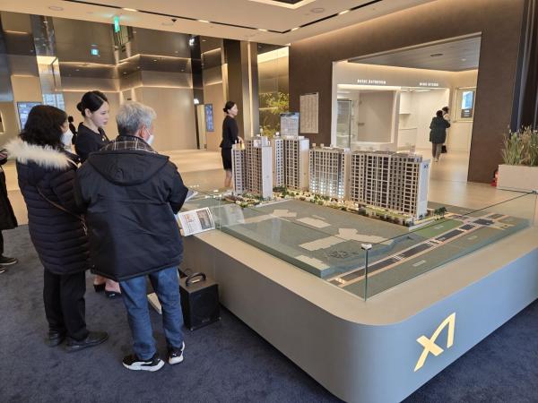 [르포]"당첨되면 대박"…강남 한복판 '10억 로또' 역삼센트럴자이[부동산AtoZ]