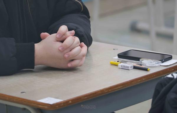 BBC “한국 수능 영어, 악명 높을 정도로 어렵다…미친 수준”