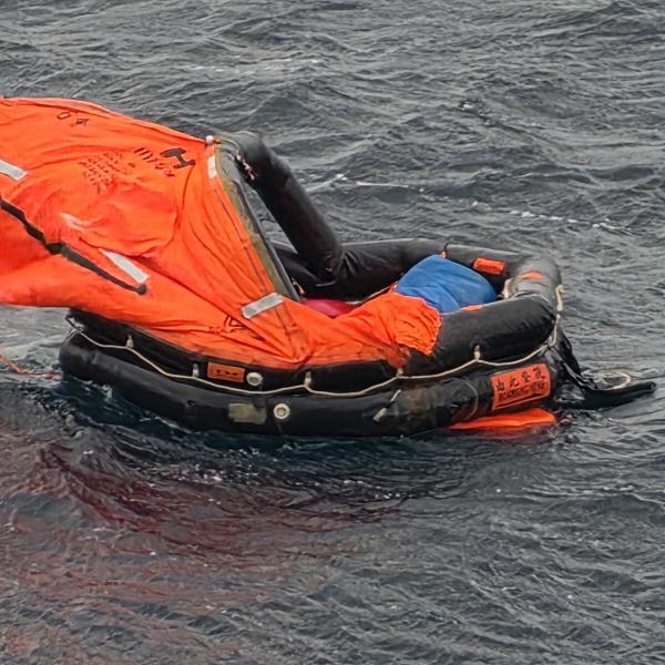 서귀포항 남쪽 33㎞ 해상 선원 추락사고?… 선원들 “바지선 고장 표류중 구조” 진술