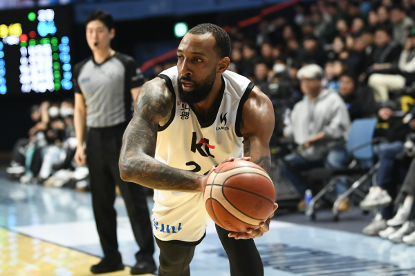 심판 향해 박수 ‘짝’…“너 퇴장!” 농구장에서 무슨 일이?