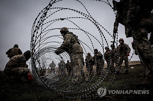 격해진 최전선…러·우크라, 트럼프 등판전 '한뼘이라도 더'(종합)