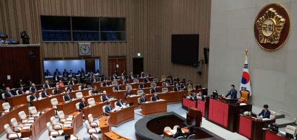 예결위, 비경제부처 예산심사 시작…與野, 특활비·집회로 충돌