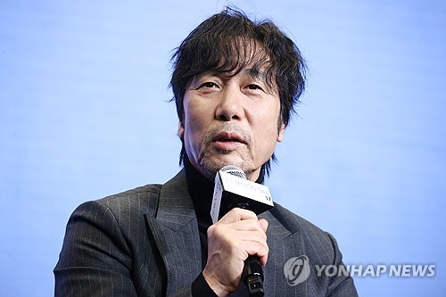 이문세 "크게 박수받아 봤으니 밑질 것 없는 삶…은퇴는 없다"