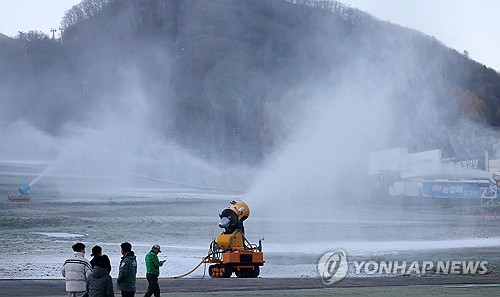 날씨가 도와주지 않네…평창 용평스키장 개장 일주일 연기