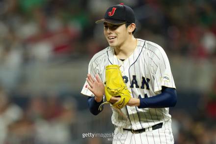 MLB닷컴 극찬 "사사키, FA였으면 3억 달러, 무한한 잠재력 지녔다"