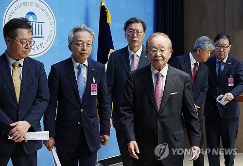 경제계, '민주 당론' 상법 개정안에 "투기자본 먹튀 조장법"