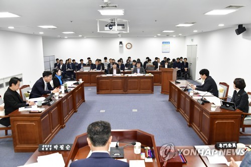 광주시의회서 군공항 이전 논의…"무안군민 마음 얻어야"