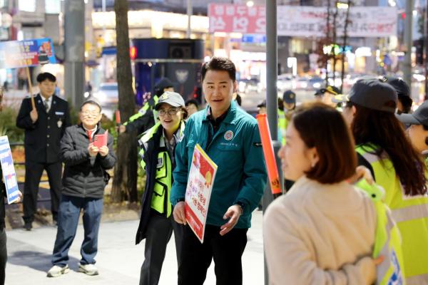 오언석 도봉구청장, 수능 청소년 선도·보호