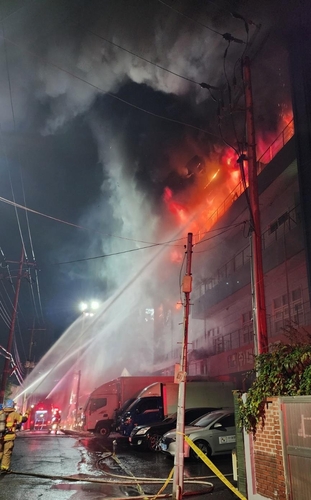 대구 자동차부품 가공공장 불…인명피해 없이 3시간여만에 초진(종합)