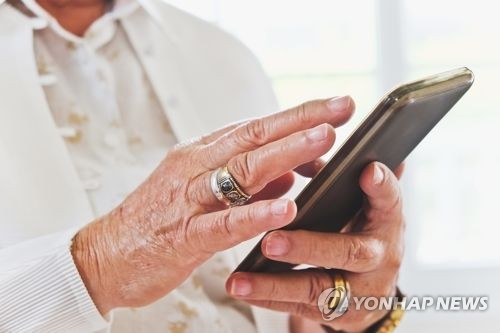 고령자도 보험 '해피콜' 모바일로 가능…가이드라인 제정