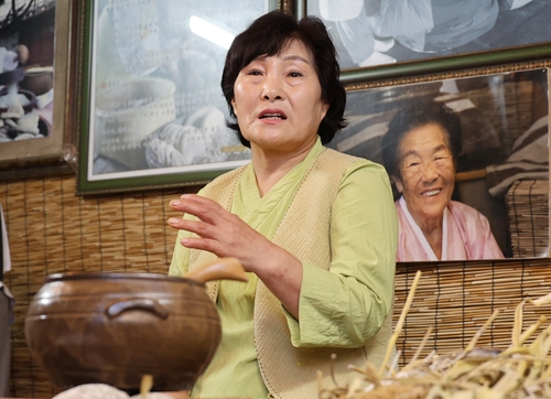 [다시! 제주문화] (97) 대를 이어 만든 제주 전통주 오메기술