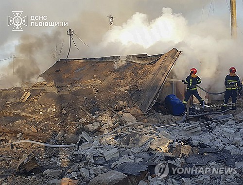 러, 우크라 서부까지 전력망 폭격…접경지 나토 동맹국 화들짝(종합)