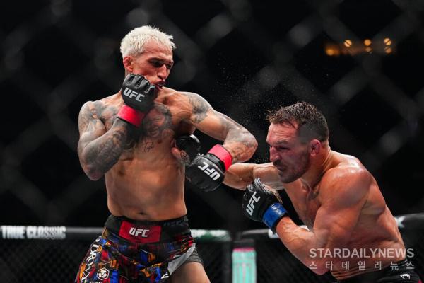 Charles Oliveira vs Michael Chandler ⓒUFC