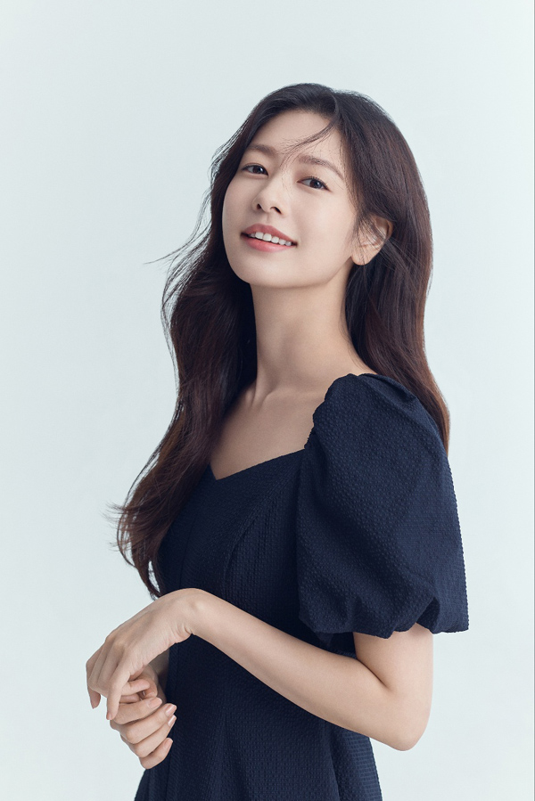 정소민, 데뷔 14년 만에 첫 여우주연상 수상...“계속해서 성장해 나가는 배우가 되고 싶다” 