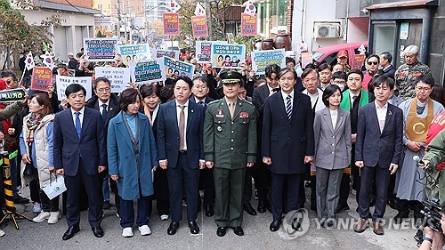 軍검찰, 항명 혐의 박정훈 해병 대령에 징역 3년 구형