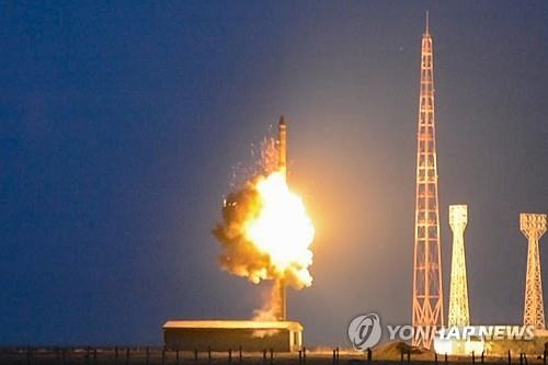 "러, ICBM 발사" 우크라 발표에 외신들 "대서방 위협 메시지"