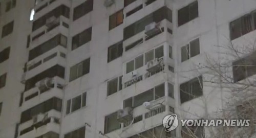 광주 계림동 일대 순간 정전…승강기서 2명 구조