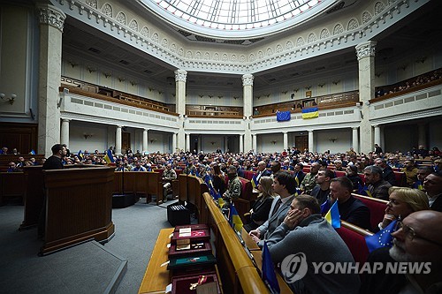 우크라 의회 본회의 취소…"러, 정부청사 공습 가능성"