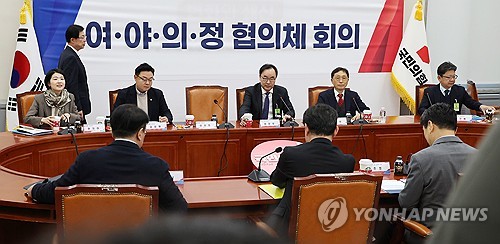 여야의정協, 의료개혁특위·의평원 일부 접점…의대정원 평행선