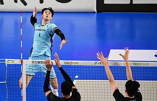 남자배구 판세 좌우할 우리카드 vs KB손보 27일 맞대결