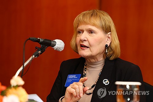 한국 방문한 국제로타리 회장 "소아마비 퇴치 얼마 남지 않아"