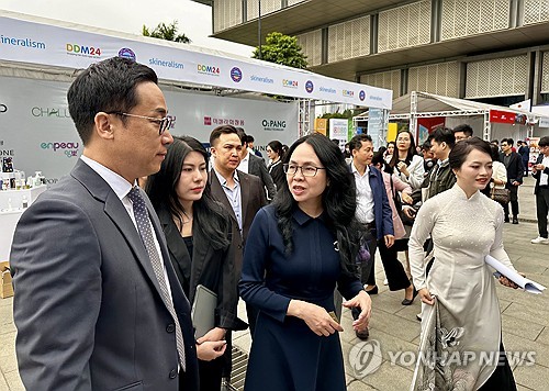 베트남 통상국장, 기업들에 "국경간 전자상거래 모델 투자" 촉구