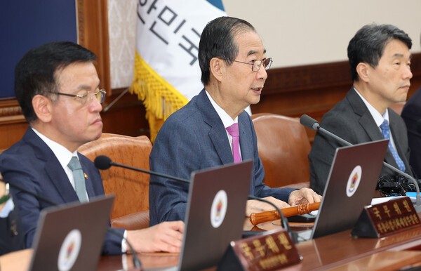 한덕수 국무총리가 26일 오전 서울 종로구 정부서울청사에서 열린 국무회의에서 발언하고 있다. [사진=연합]