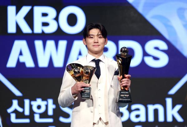 MVP 김도영 "올해 내 점수는 80…수비에서 깎았다"