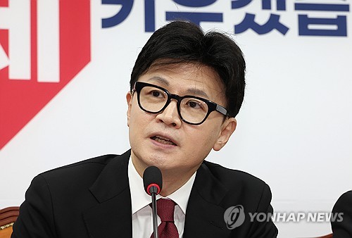 한동훈, 당 격차해소특위 '정년연장 토론회' 참석