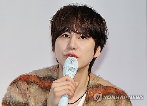 첫 정규앨범 낸 규현 "프리즘처럼 다채로워…공연처럼 즐겨줘요"