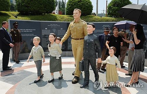 '전쟁고아 아버지' 위트컴 장군 조형물 현충 시설 지정