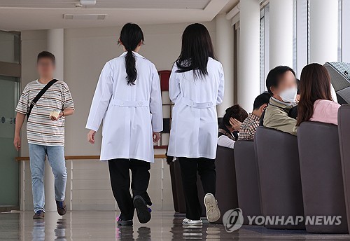 '임상수련해야 개원면허' 정부 추진에…국회입법조사처 '글쎄'