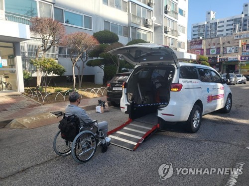 광주 장애인콜택시 참여업체 3→20곳 확대…택시수도 소폭 늘려