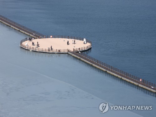 속초시의회, 영랑호 부교 철거 제동…"주민 의견 들어야"