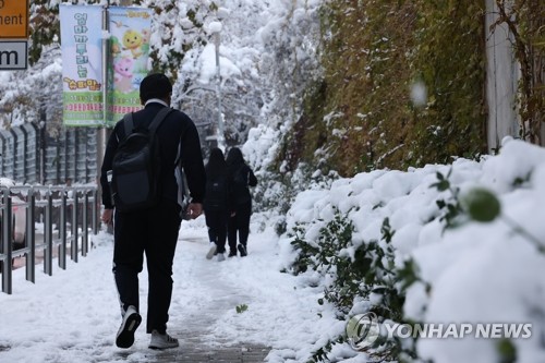 폭설에 경기지역 학교 1천337곳 휴업…262곳 시설 피해(종합)