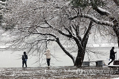 충북 흐리고 비 또는 눈…낮 최고 3∼6도