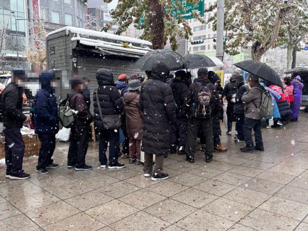 "6시면 문 닫는 경로당, 추워도 갈 데가 없다"…의미 없는 '한파 쉼터'[르포]