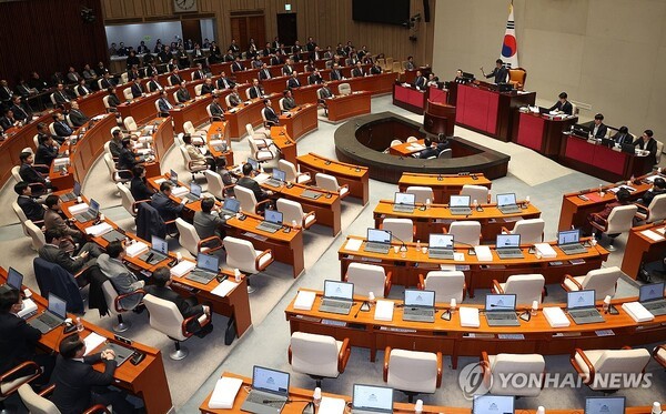 野, '4.1조 감액·증액 0원 예산' 예결위서 강행…헌정사상 처음