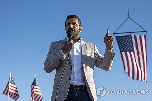 트럼프, FBI 국장에 40대 '충성파' 캐시 파텔 발탁