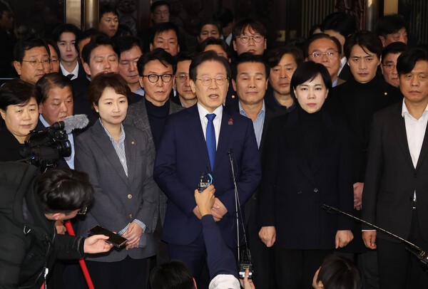 이재명 "비상계엄 선포, 요건 갖추지 않은 불법·위헌"