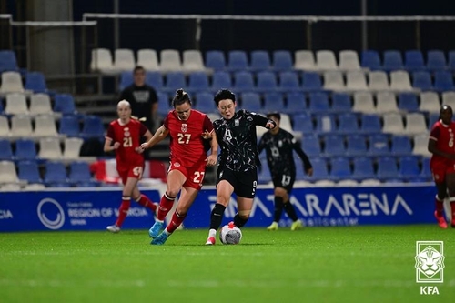 여자축구대표팀, 캐나다에 1-5로 져…신상우 감독 첫승은 다음에