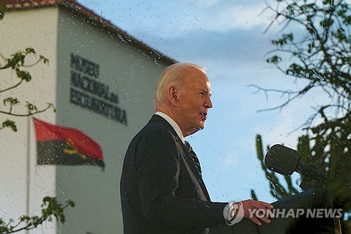 앙골라 방문한 바이든 "노예제는 원죄…감춰도 지울 순 없어"