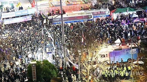 빙판길이 더 심각? '계엄 선포'에도 울리지 않은 긴급재난문자