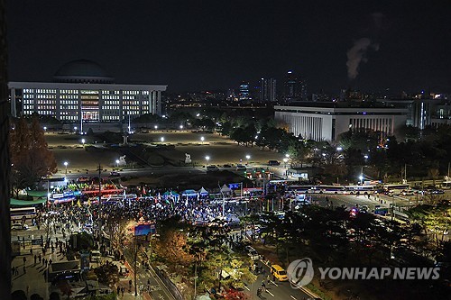 "민주주의 위기"…CNN, 韓 계엄사태에 4년전 의회폭동 회상